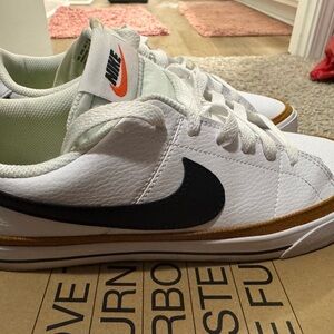 Nike White and Black Retro Athletic Shoes